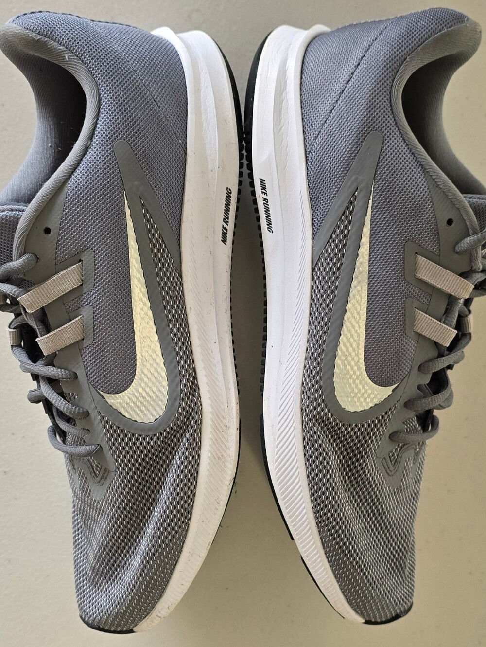 size 11 Nike Downshifter 10 Men's Running Sneaker Gray/White Mesh Breathable